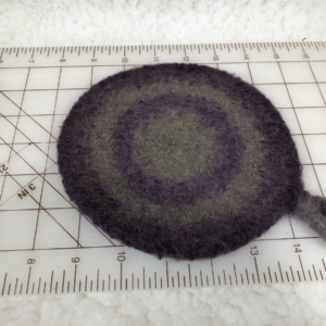 Round flat felted hot mat